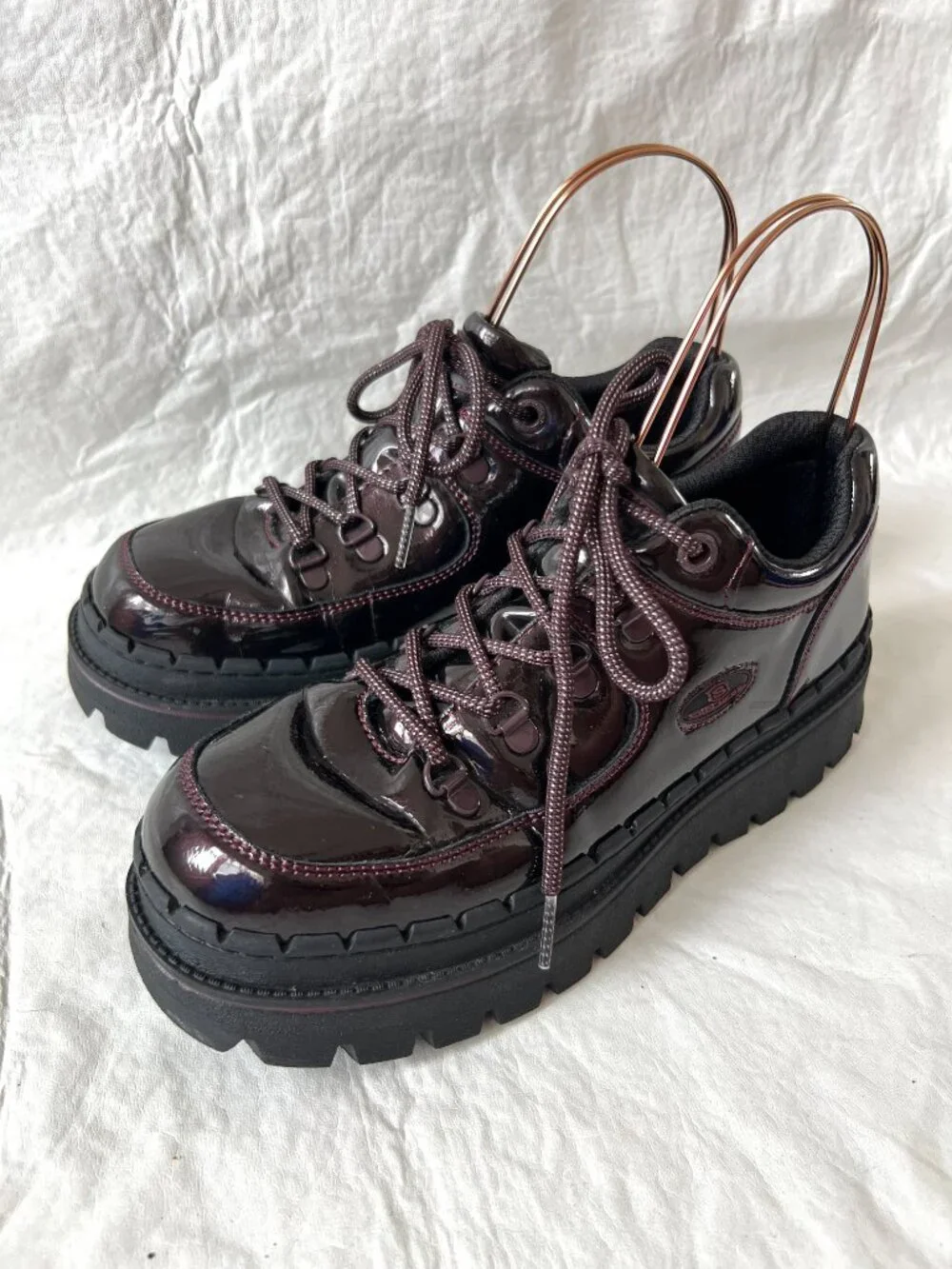 Skechers Jammers shoes womens 9 Cool Block Oxford burgundy red faux patent